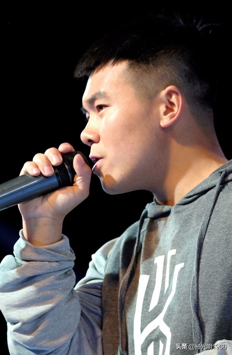 施秉一中：唱响青春   舞动人生