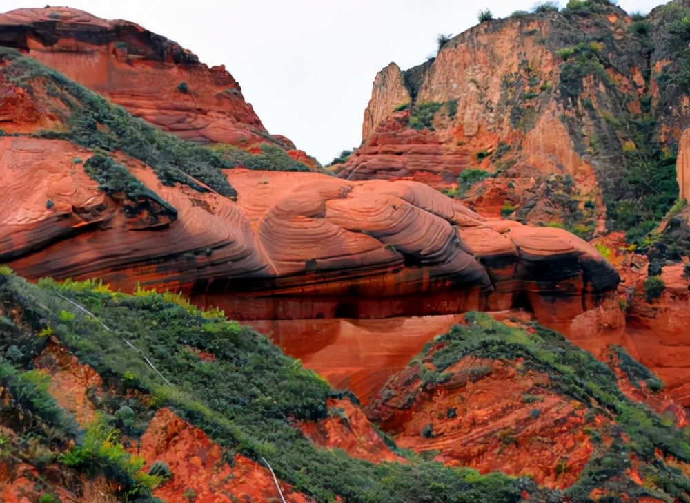 陕西旅游：走进榆林靖边地区波浪谷（图）