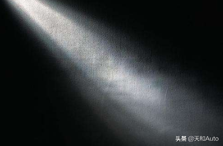 汽车大灯升级关键点：为什么一定要加装透镜？