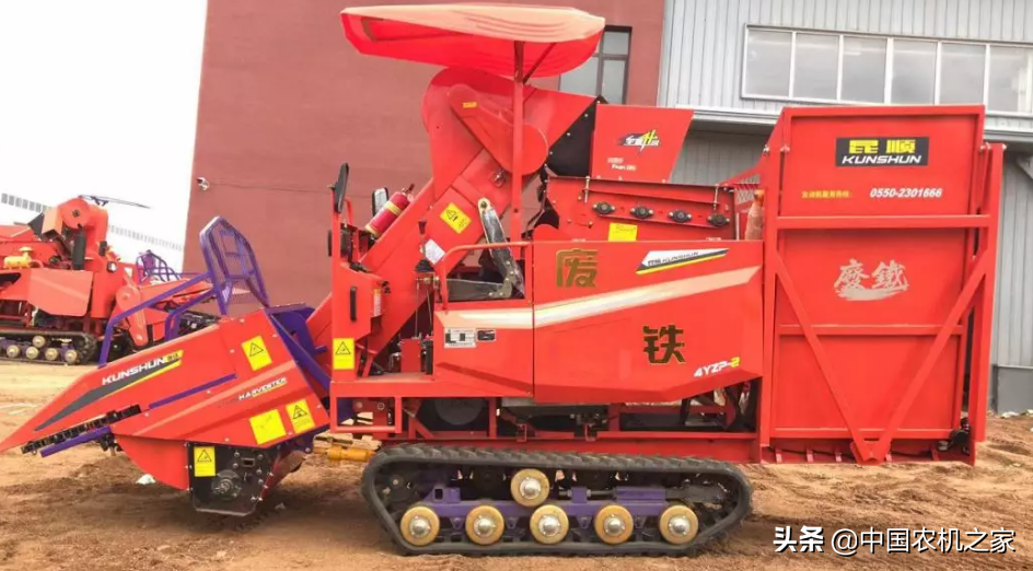 “廢鐵”二行玉米收獲機(jī)很牛，那么“廢鐵”牌拖拉機(jī)見過嗎？
