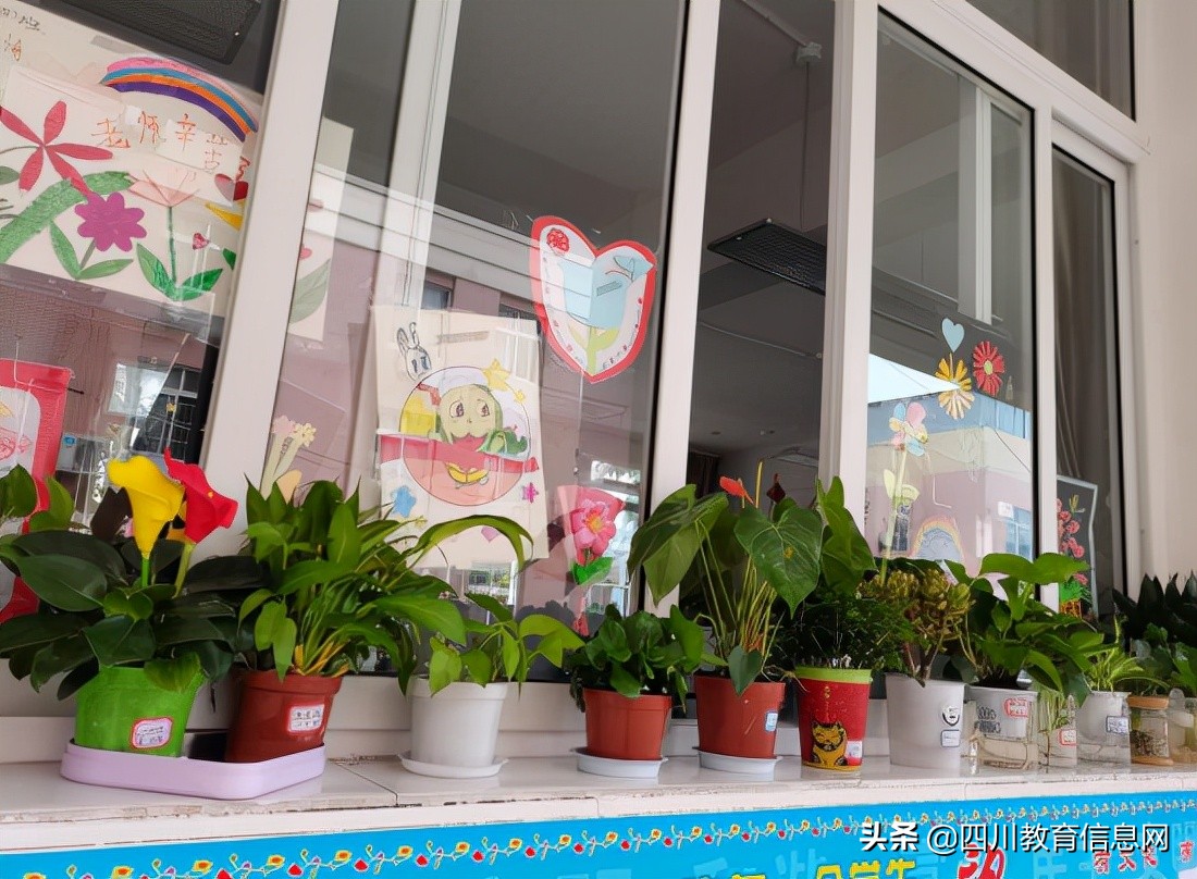遂宁高级实验学校外国语学校小学部举行“最美教室”评比活动