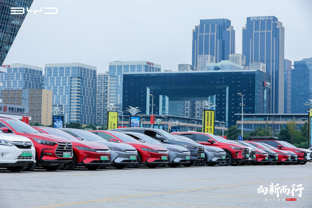 不选豪车选比亚迪？听听美女车主怎么说｜汉EV 车主说