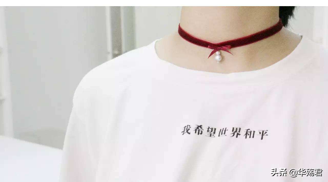 动漫与现实中，女生常戴在脖子上的饰品是什么，有什么意义？