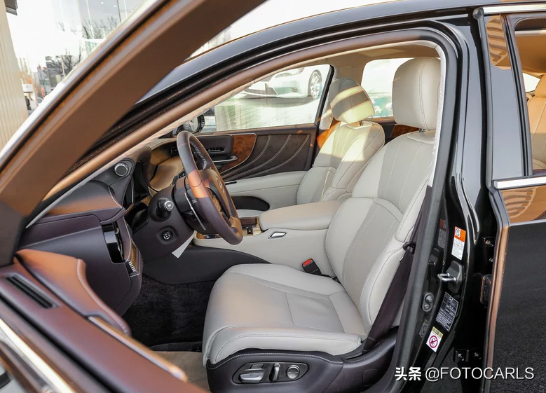 雷克萨斯LS350入门版，售价80万起，卖的就是颜值和品质？