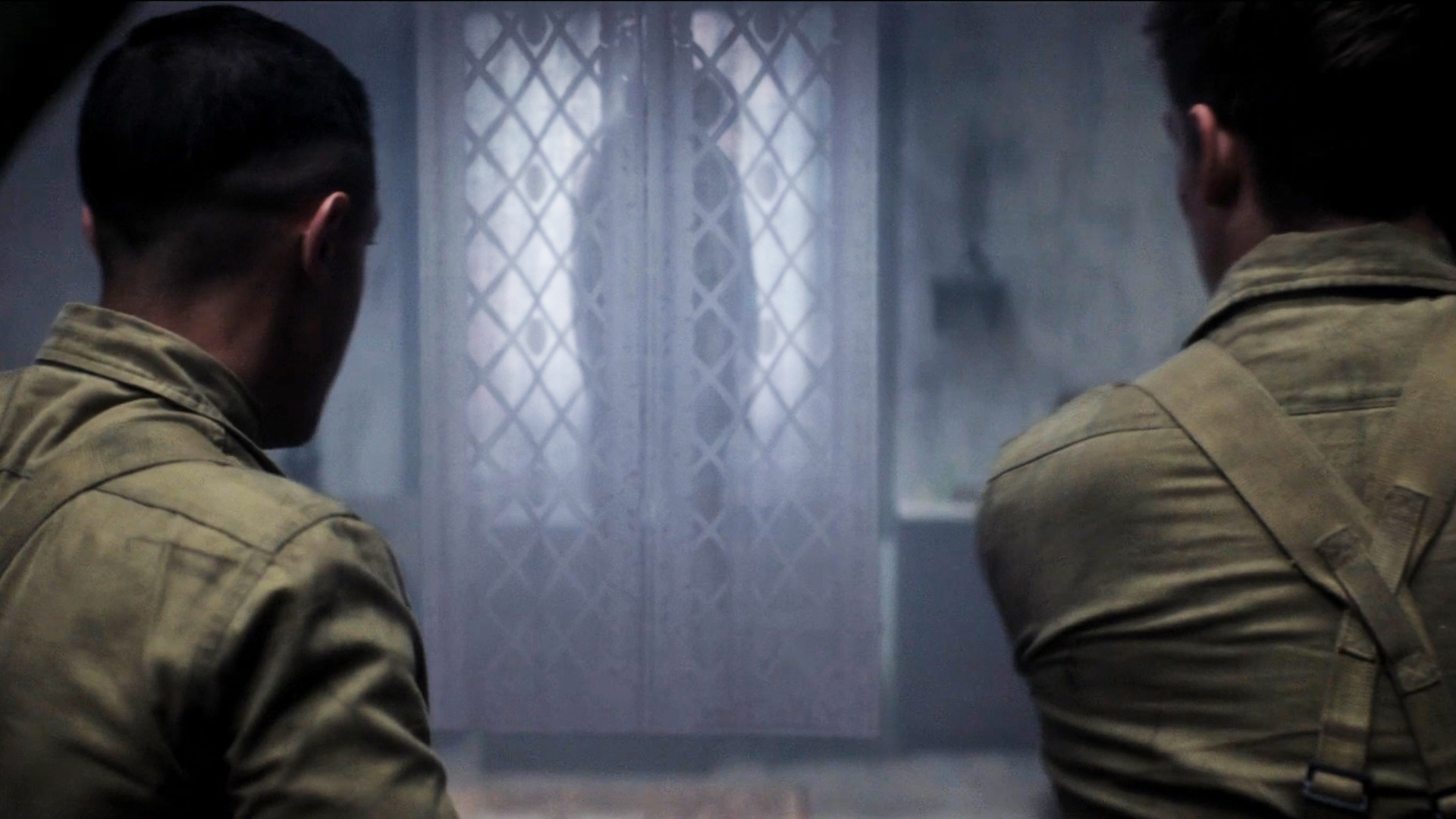 今年十佳电影《战争幽灵》，美国士兵古堡遇上幽灵结局你绝对猜