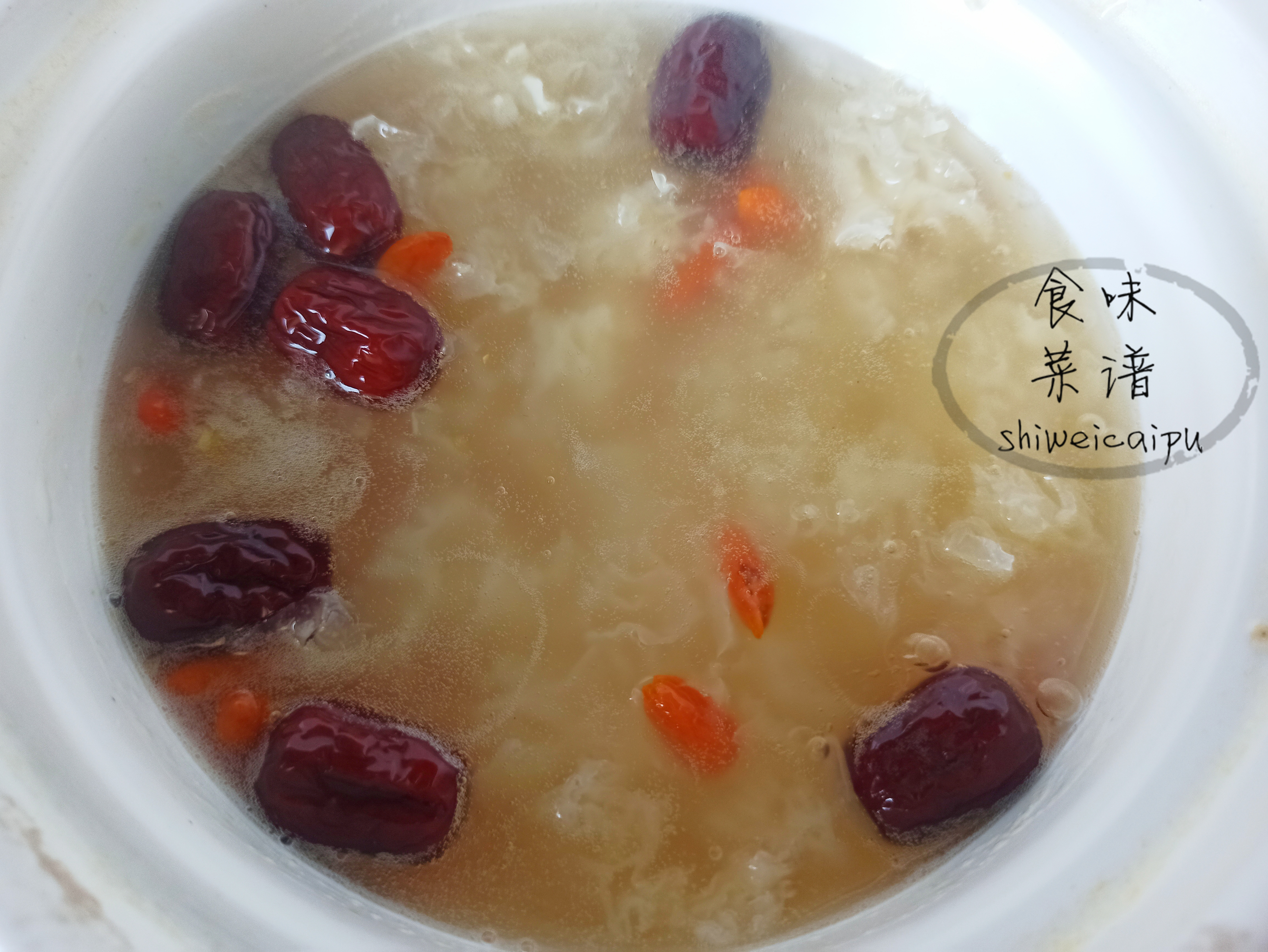 嗓子干痒不舒服，教你3款养生汤，润肺止咳很有效，成本才几块钱