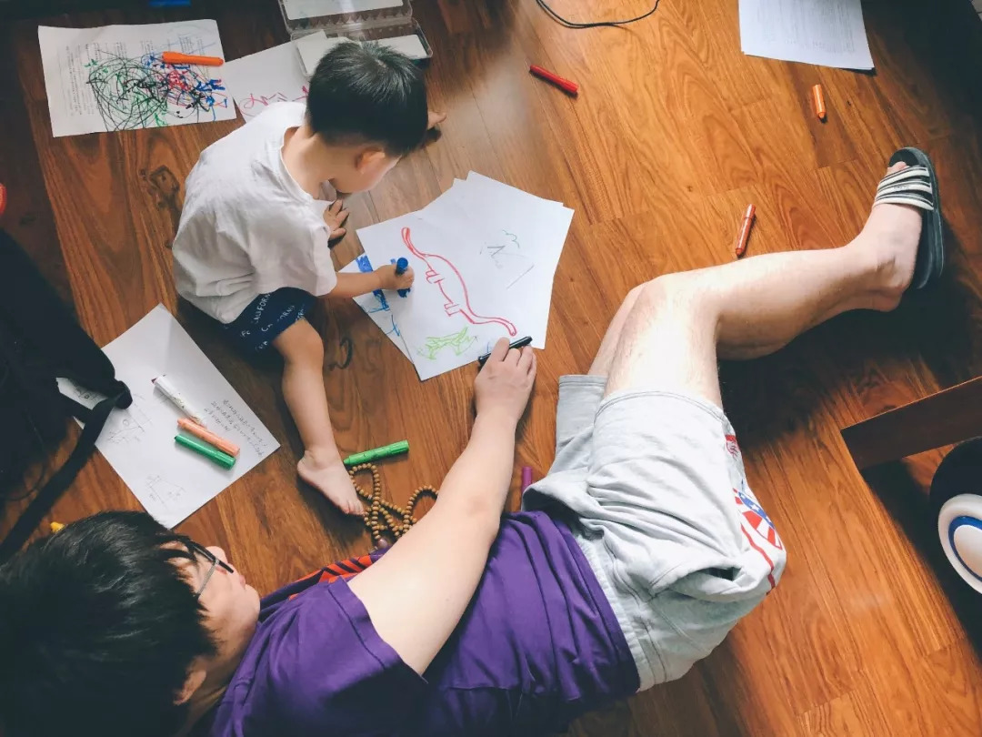 紧急提醒：孩子9岁前最好别让他们学绘画，很容易破坏想象力