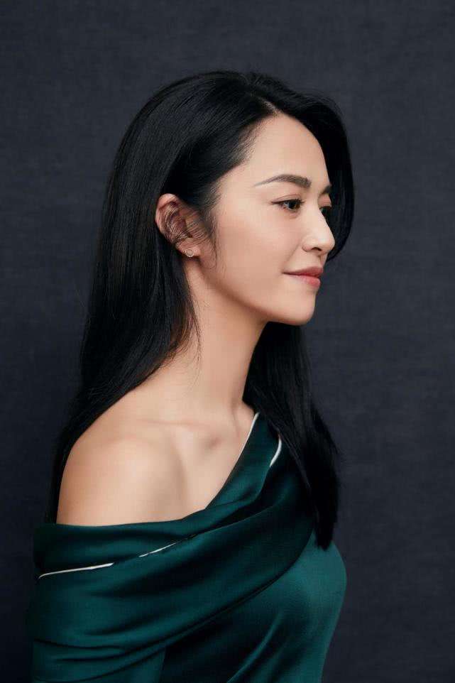 女生脸上有这4个特征，就是大众脸，别再自以为自己很好看了