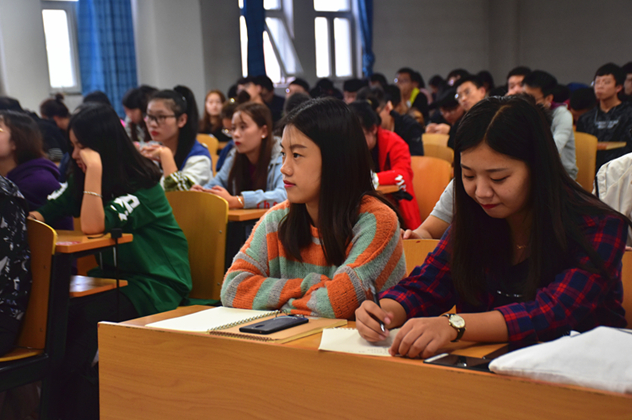 同为大学生，毕业时前途完全不同，辅导员：差距早在入校时已拉开