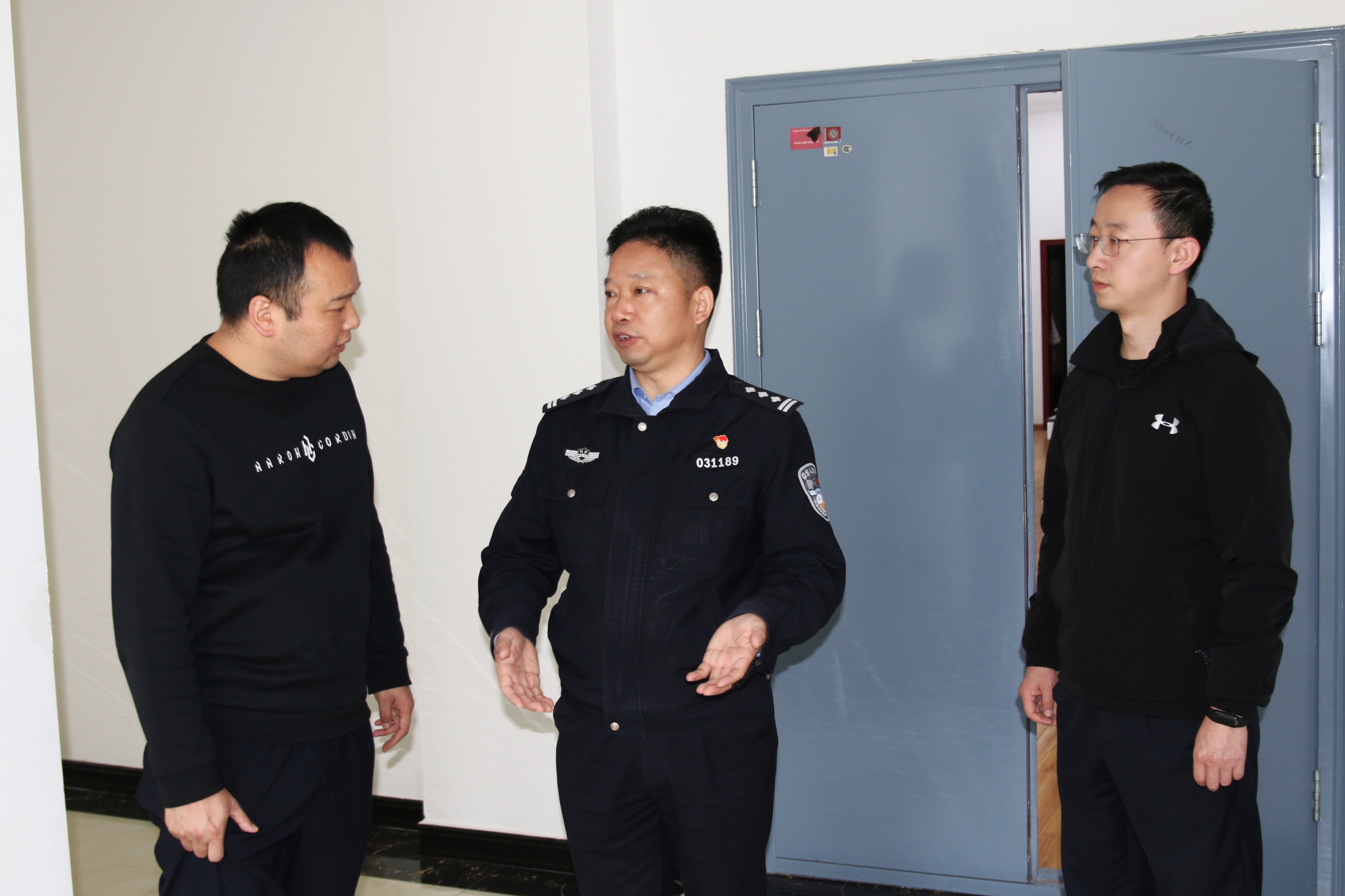 汉中市公安局政治部副主任门睿一行到镇巴县公安局督导检查近期重点工作