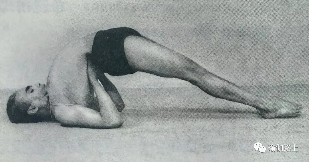 艾扬格密集一 | 32 个经典体式 & 2 大呼吸法经典示范图