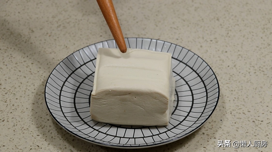 豆腐遇到它就这样炖，好吃极了，营养丰富，又鲜又嫩