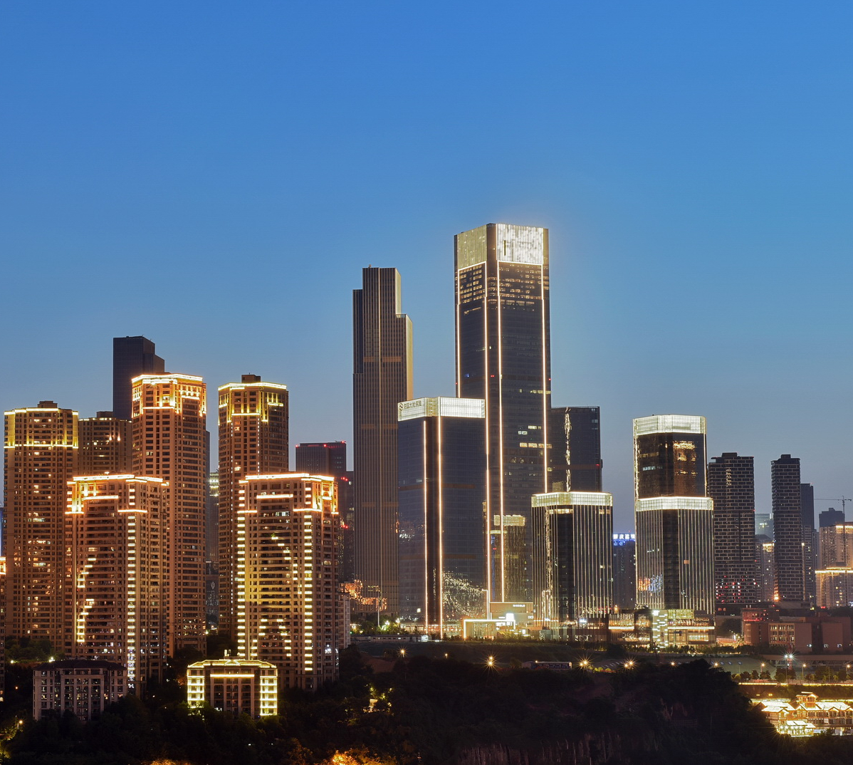 摩天城市——重庆，未来城市天际线将由十二座摩天楼引领