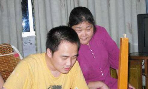 考霸可以有多牛？4次高考，2次清华1次北大，却打烂了一手好牌