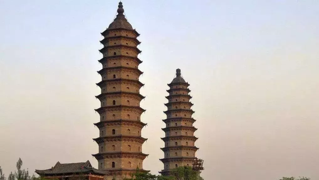 中国标志性建筑大集合（11）—山西太原-永祚寺双塔