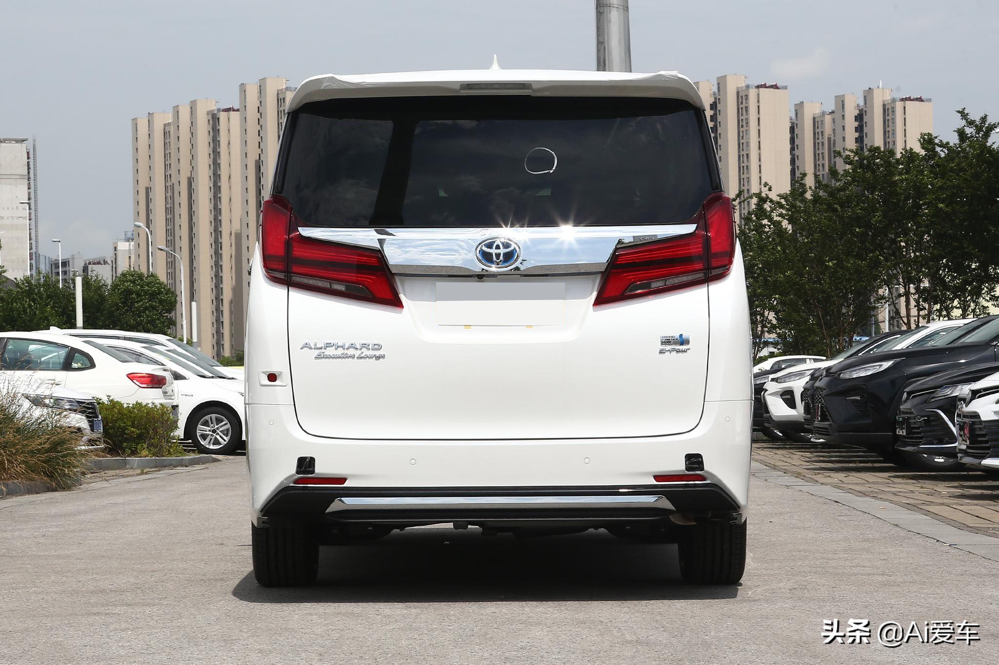 加价依旧排队买，顶级豪华大7座MPV，日系进口，带你看丰田埃尔法
