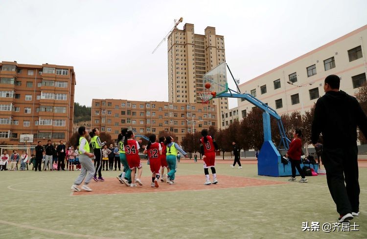 挥洒汗水，放飞青春—泾川县第三届中小学生运动会侧记