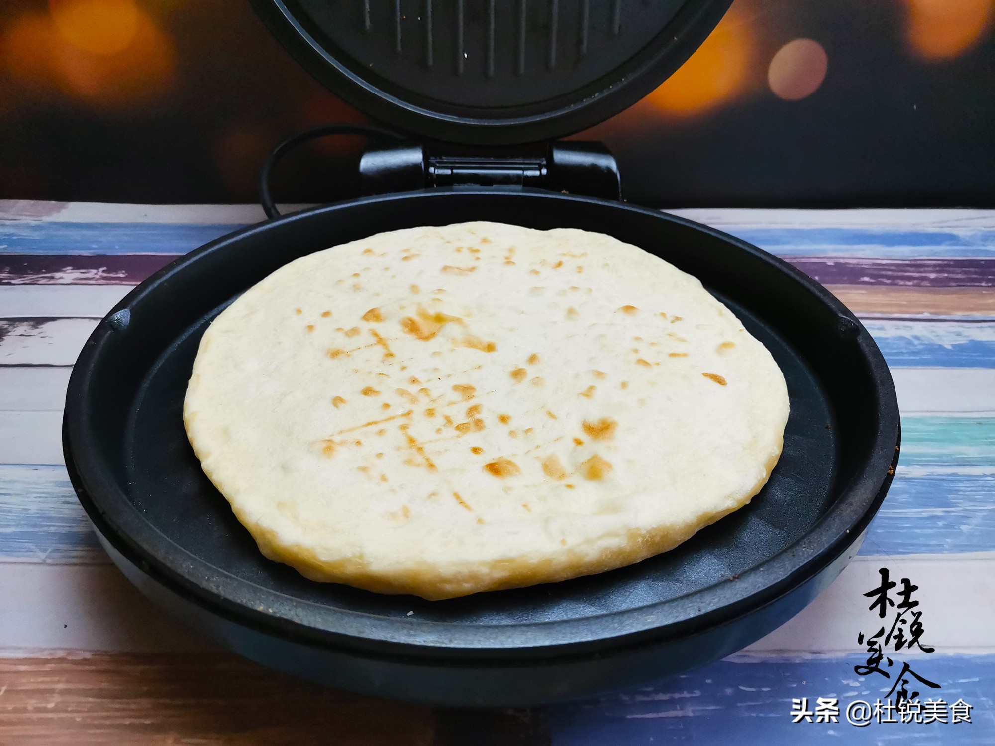 自从学会烙“发面饼”，家中很少蒸馒头，香软纯发面，老少都爱吃