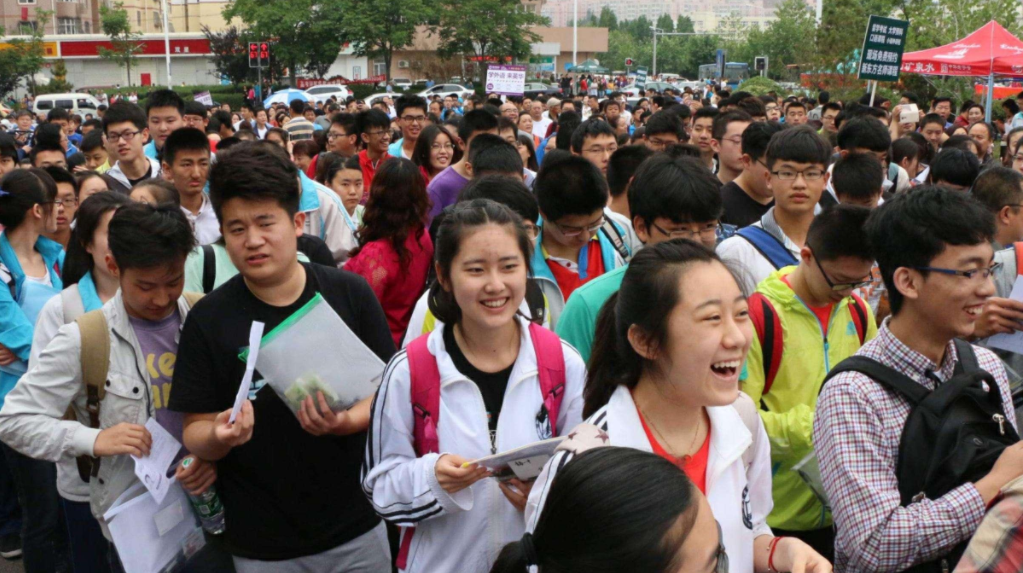 2022高考新规定，这4类学生将无法参加高考，学习成绩再好也白费