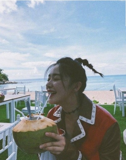 搭配珍珠优雅迷人(搭配珍珠优雅迷人的词语)