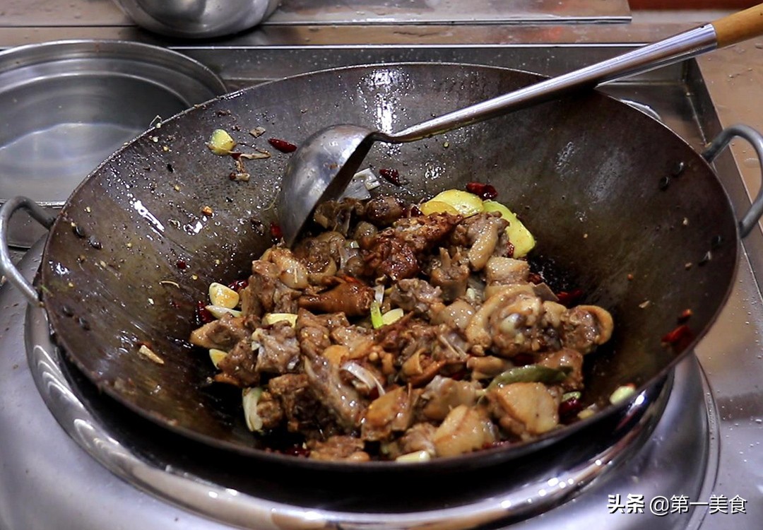 大鹅怎样做好吃（香辣鹅肉的家常做法分享）