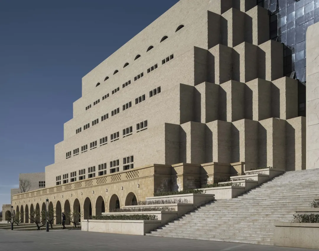 粉墙黛瓦，退台窑洞……看看这些地域文化如何影响学校建筑设计