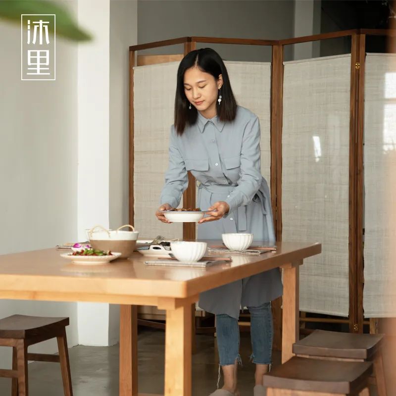 盘点六大类实木特点及十六家值得一逛的实木家具店