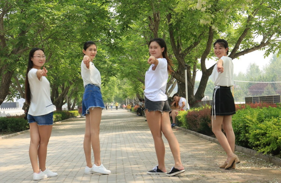 “高考四百分有什么用”，考生含泪哭诉，拼命学习跟200分没区别