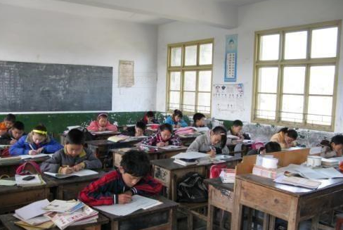 历年高考状元“家庭背景”调查显示，有的人，一出生就在“罗马”