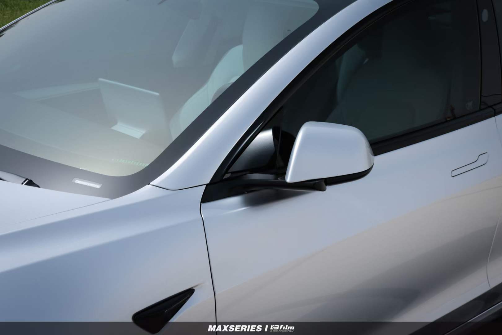 特斯拉Model3汽车贴膜LBFILM改色膜超亮金属太空银