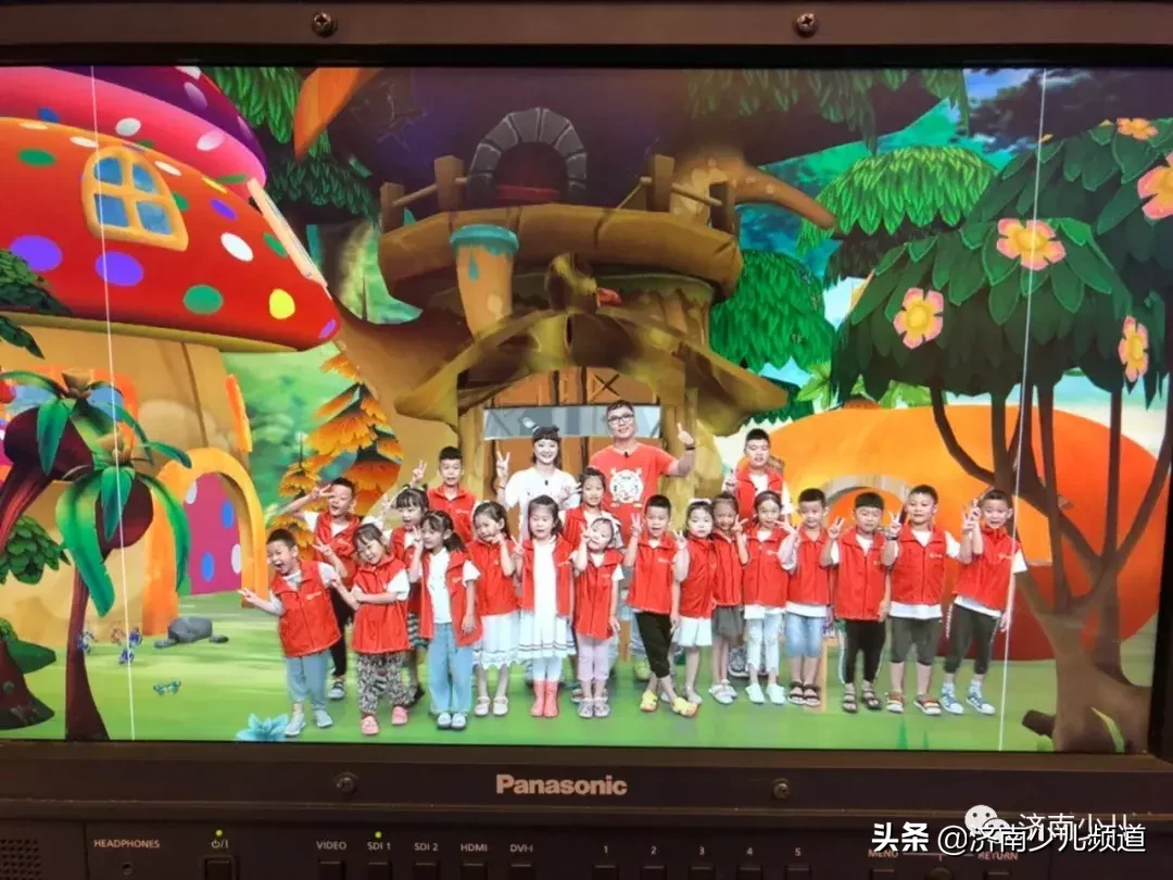 济南广电青少年口才播音班——暑期实践课堂