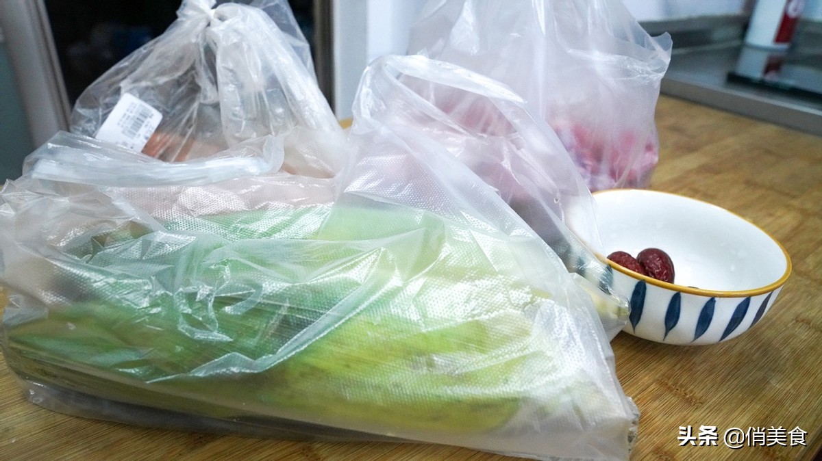 不管炖肉还是炖排骨，记住1放3不放，肉香十足味道正，无腥味