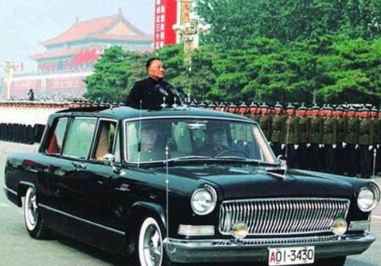 58年邓小平视察一汽，谈到燃油紧张时幽默地说：只要不烧茅台就行