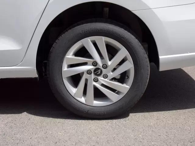采用桑塔纳发动机，油耗低至5.6L，年轻的捷达VA3终于被认可