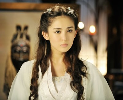 “笨美人”古力娜扎的黑红往事：和她背后的4个渣男