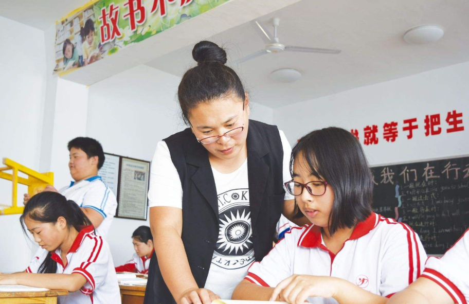 想去大学当老师，除了学历有要求之外，还需要满足哪些条件