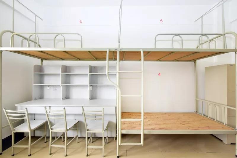 坐拥亚洲最大的连体教学楼，网红美食吃不完，西安这高校火了！