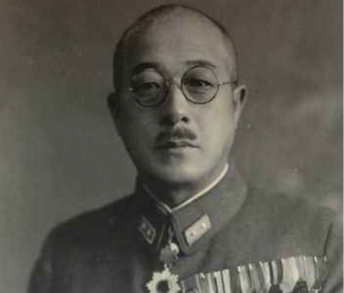 他主动勾搭日本关东军，只为光复大清，忠心应该被理解原谅吗？