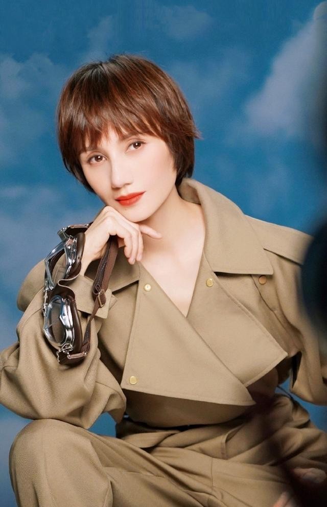 中年女人不想油腻,就剪短发吧,马伊琍与袁泉并肩,清爽一目了然