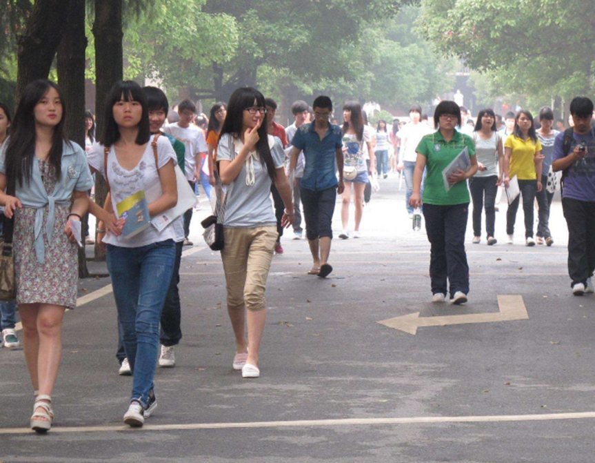 大学四年，孩子花钱如“流水”，算下来数目不小，都花在哪里了？