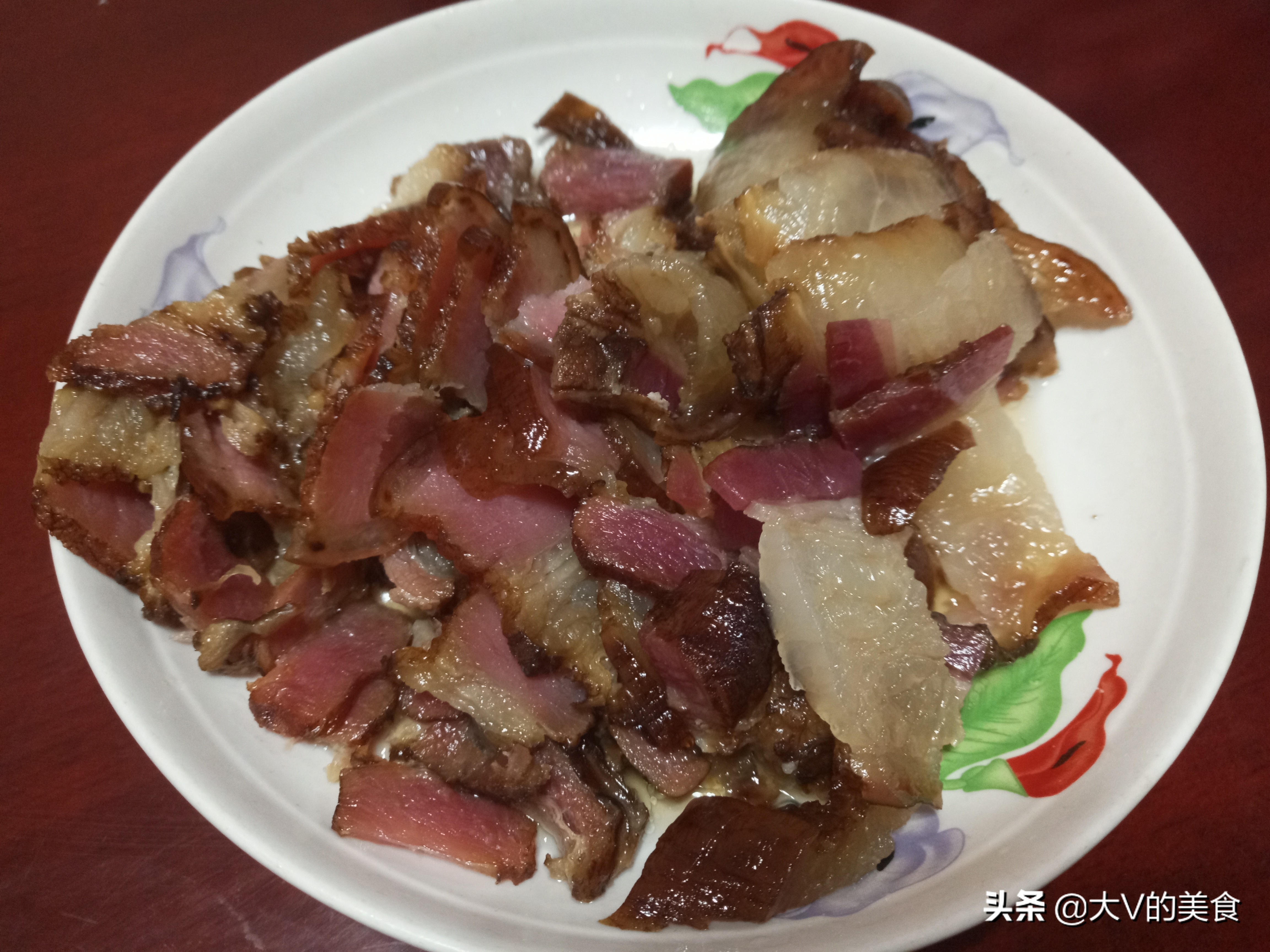 家常清蒸腊肉（腊肉这样清蒸口感鲜香有嚼劲）