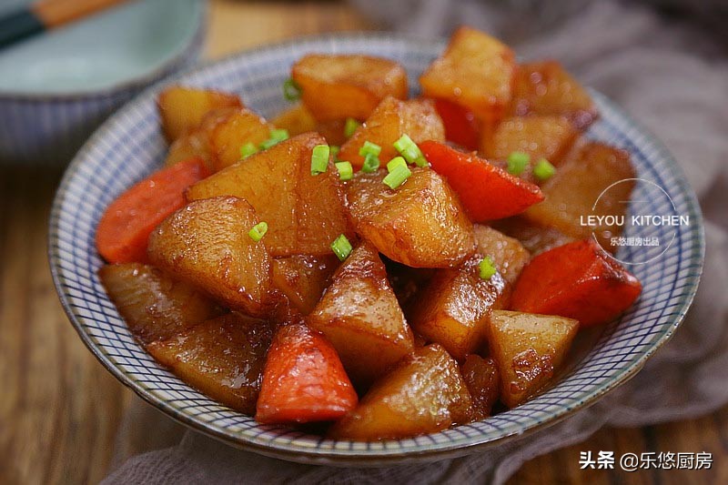 红辣萝卜怎么做好吃又简单(香辣红萝卜，简单烹饪享美味)