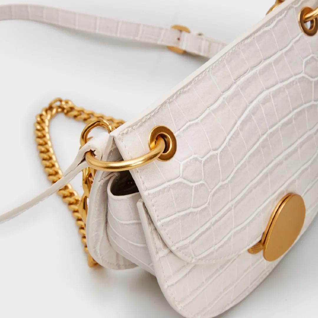 2021年最值得入手的14款包包，背十年都不会过时