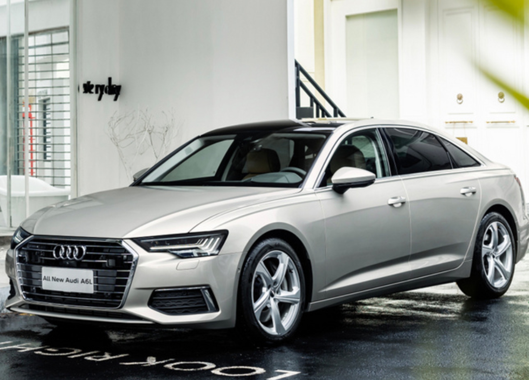 672022款"奥迪a6"谍照曝光:外观秒杀a7,内饰方向盘居然是三幅的