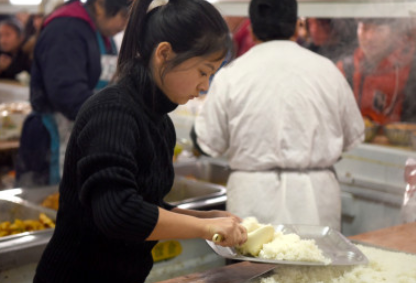 部分大学生的福利，2021年生活费或将得到补助，家长经济负担减轻