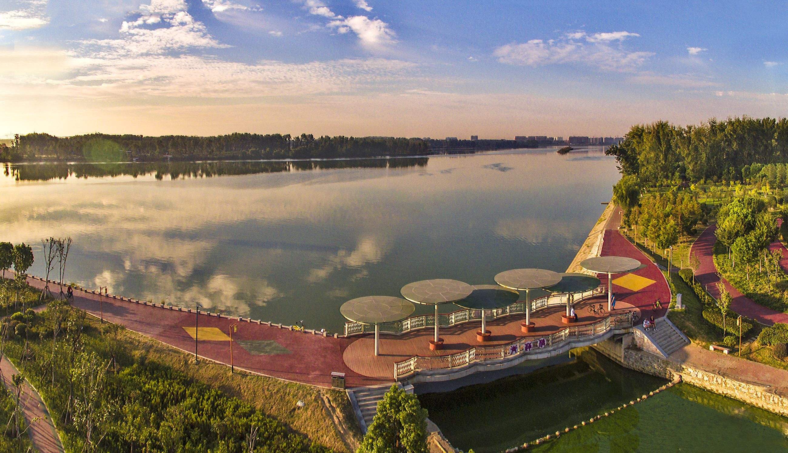 河南南阳十所重点高中，2020高考喜报，南阳一中六百分上线超千人