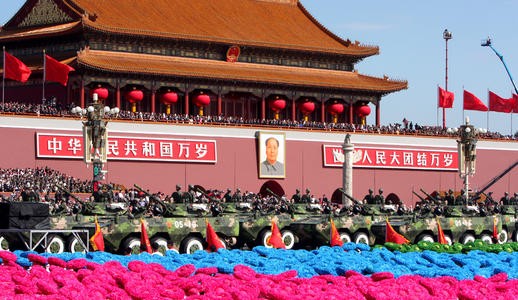 �ҹ���һ��ԭ�ӵ���ըǰ�����鳡��������ս�����󱻸ı�ɵ�Ӱ