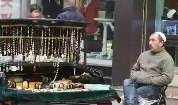 文玩市场骗局,骗的就是你啊!这几样东西千万别靠近!