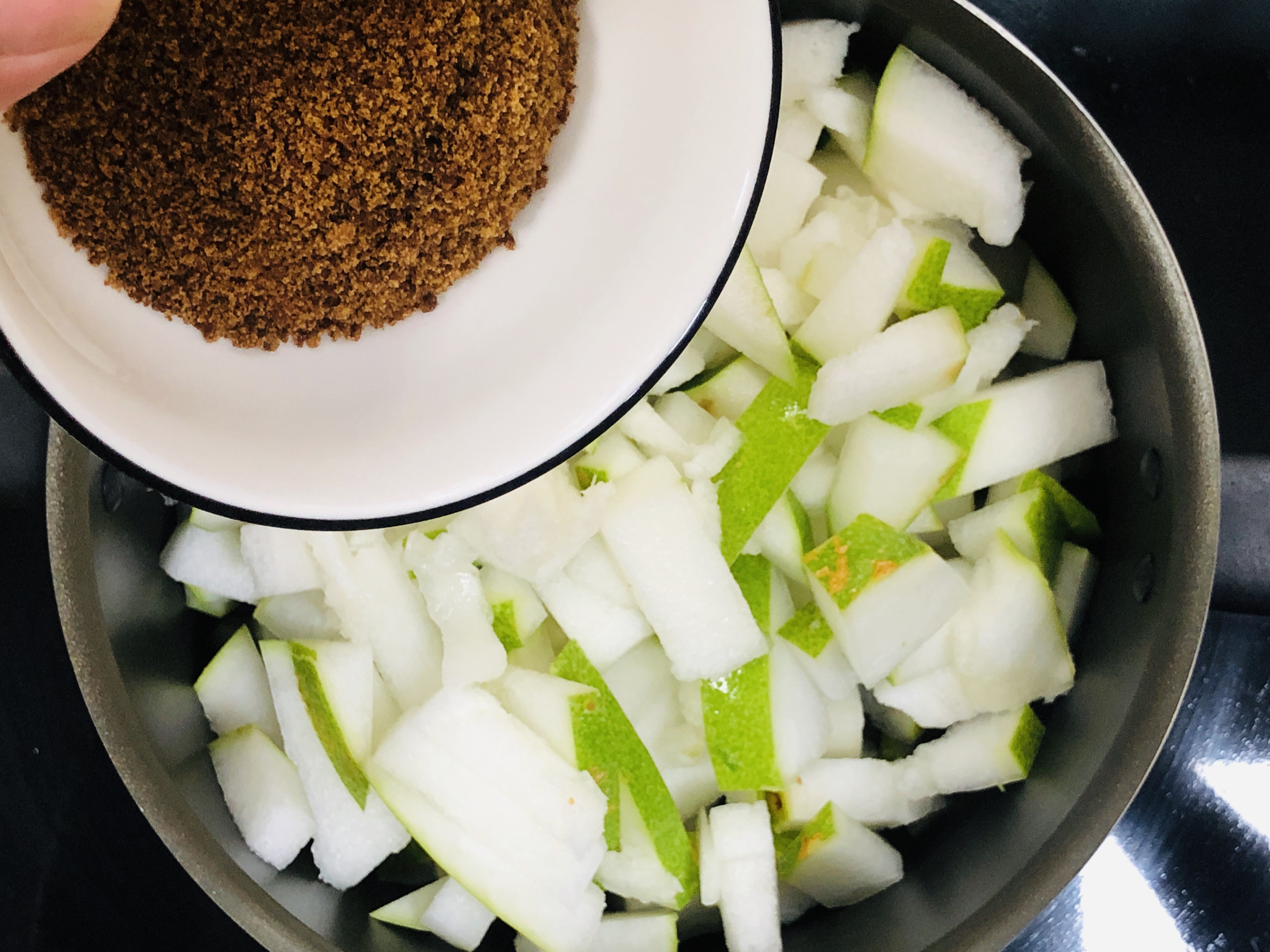 荷叶冬瓜茶的作用功效（冬瓜荷叶茶不妨多喝甘甜又不腻）