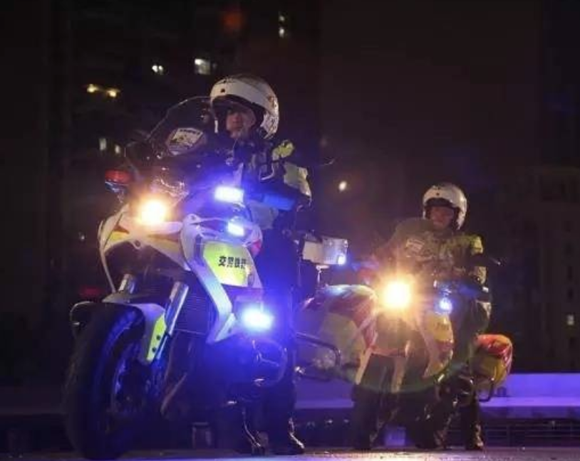 深圳交警铁骑招人啦！专科以上都可报名，具体报名在这里